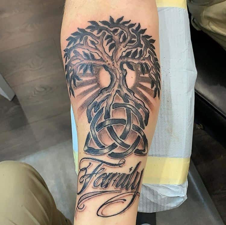 Tatuaje de árbol genealógico celta 4