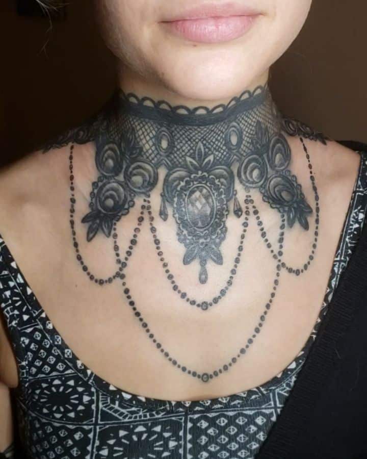 Mujeres cuello completo tatuaje 4