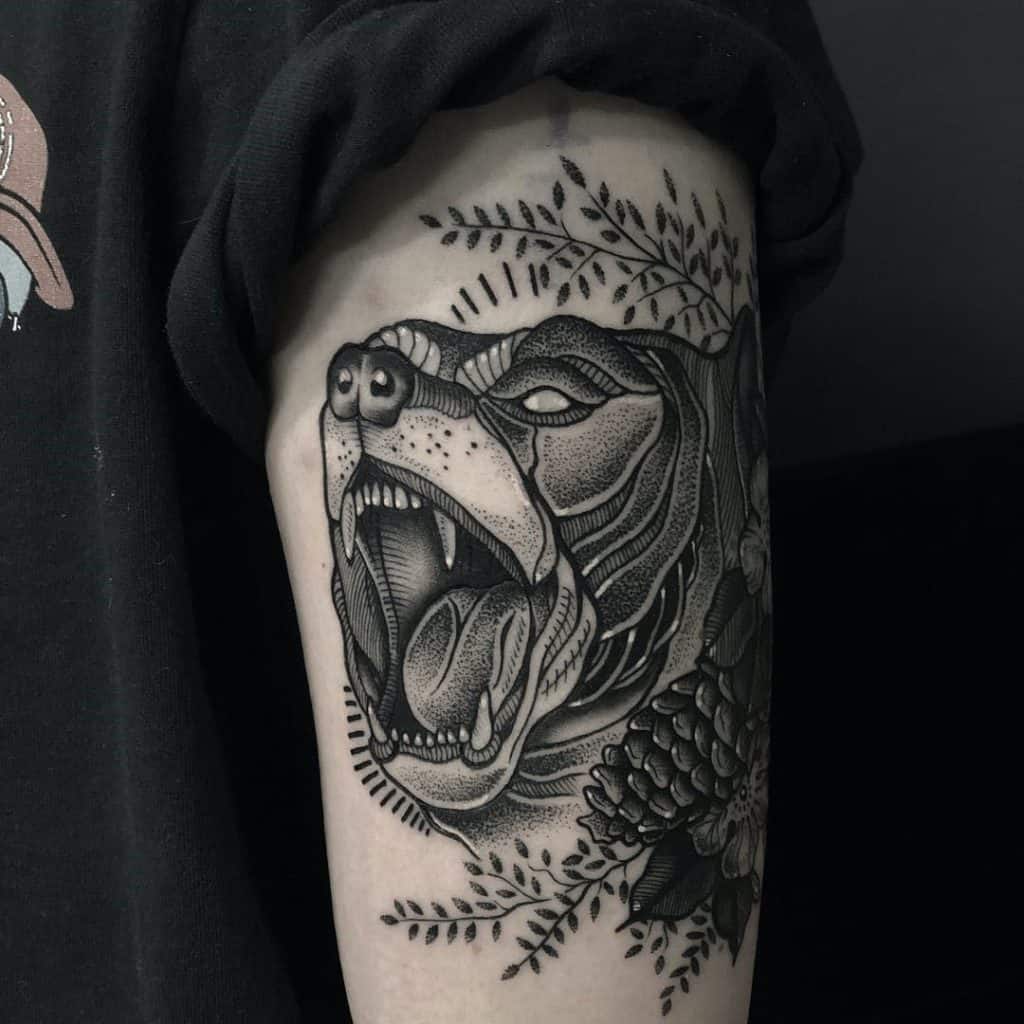 Idea de tatuaje de perro Blackwork