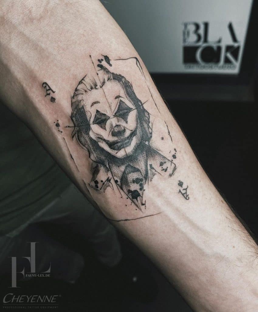 Joker negro y gris tatuaje 2
