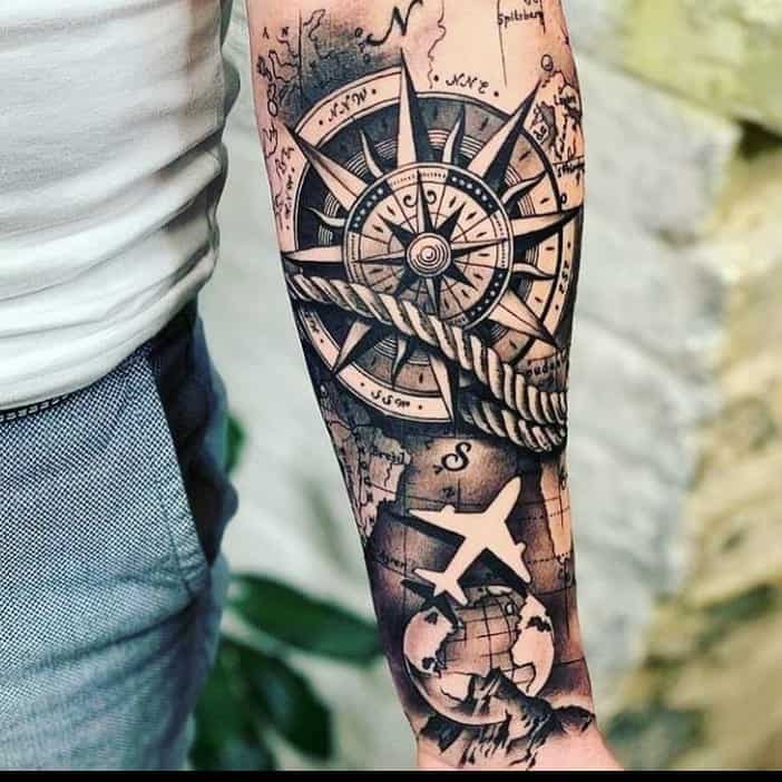 tatuajes negros y grises en el brazo 1