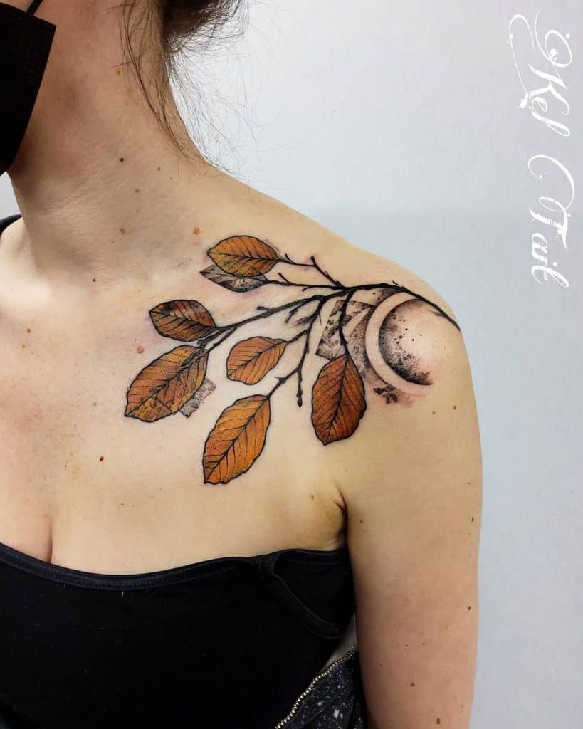 Pieza de hombro colorida inspirada en hojas 