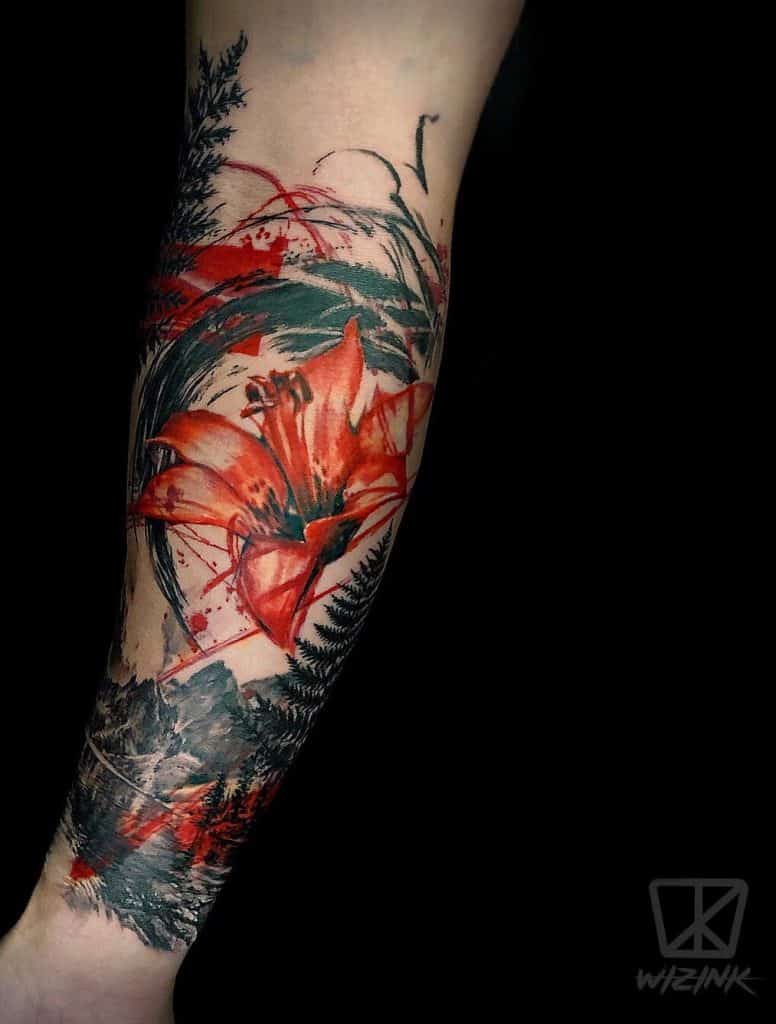 Tatuaje de Trash Polka inspirado en flores para mujeres