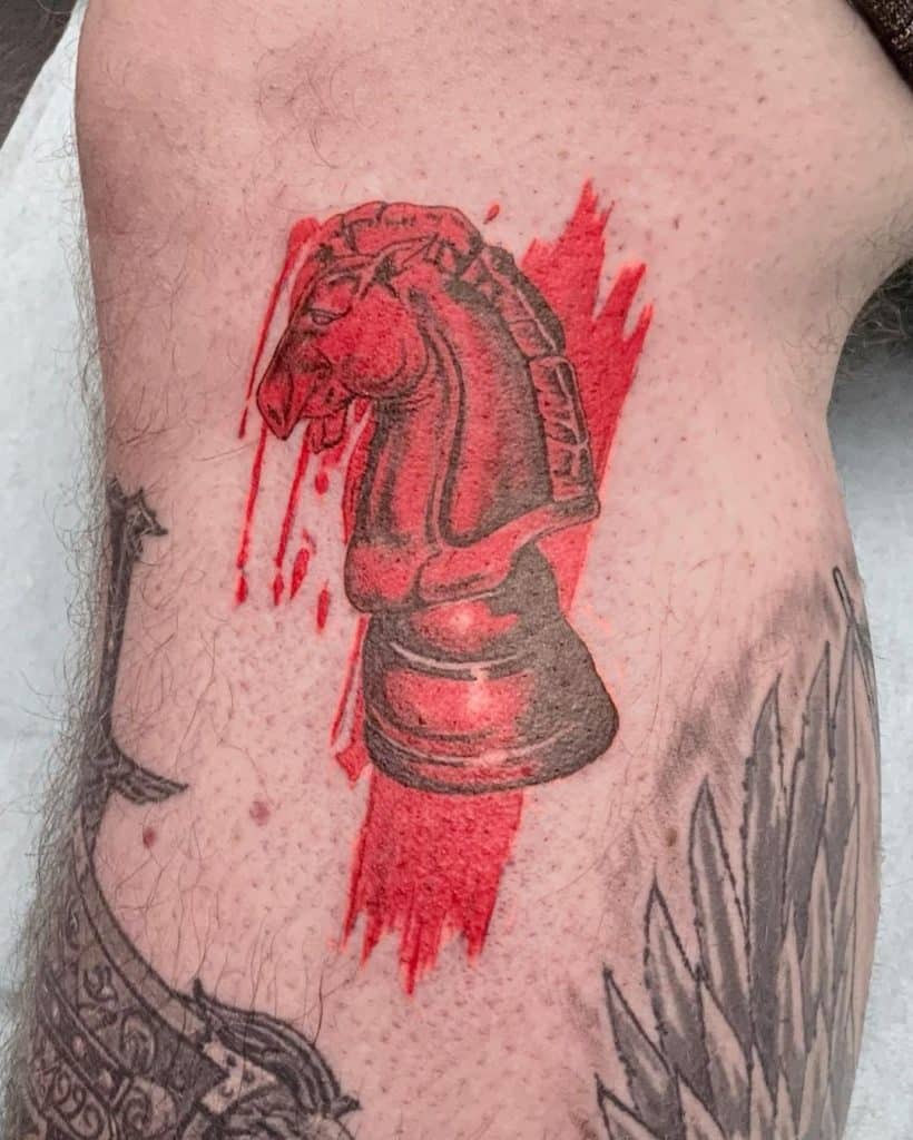 Pequeño y rojo pieza de ajedrez Trash Polka Tattoo 