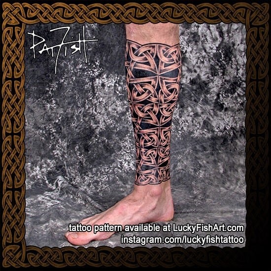 Tatuaje de pierna celta en la parte inferior de la pierna