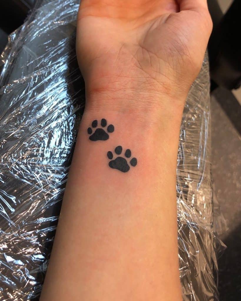 Tatuaje de pata de perro impreso