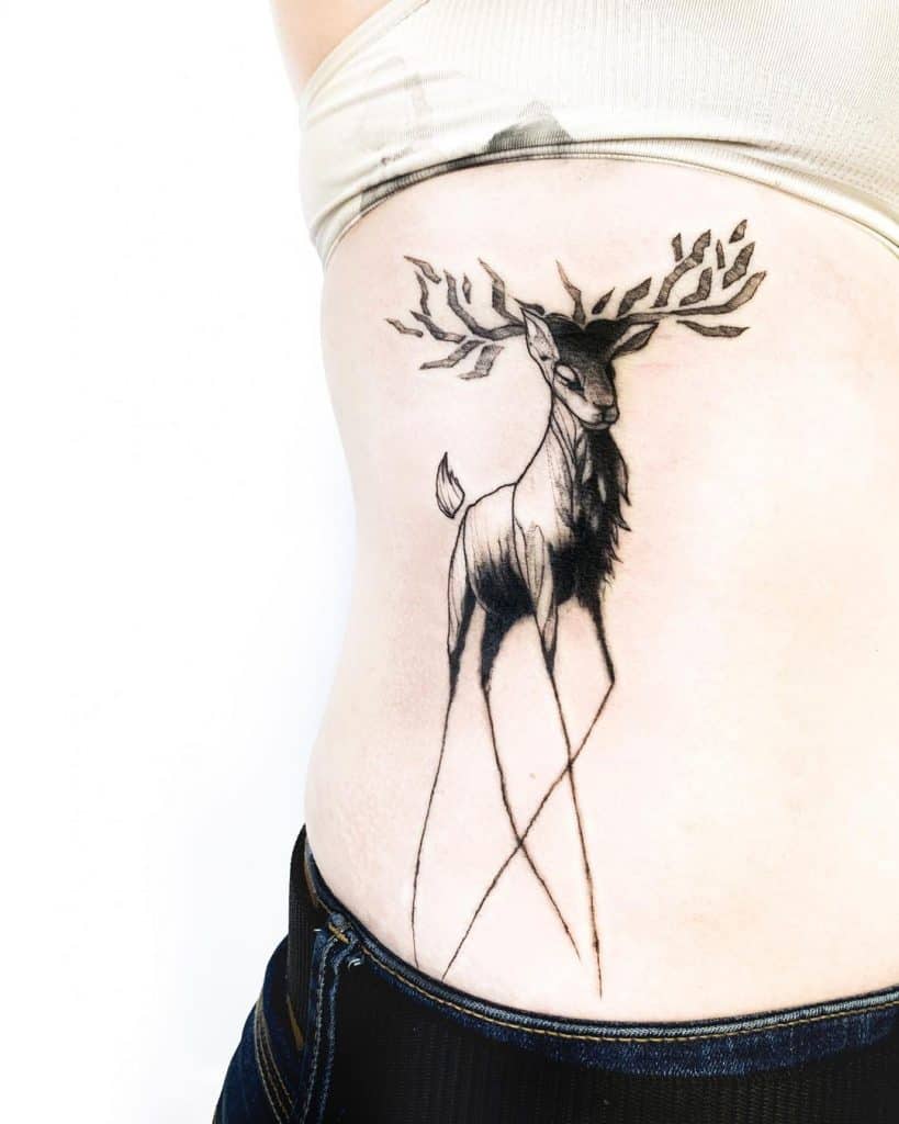 Tatuajes de ciervos en el cuerpo
