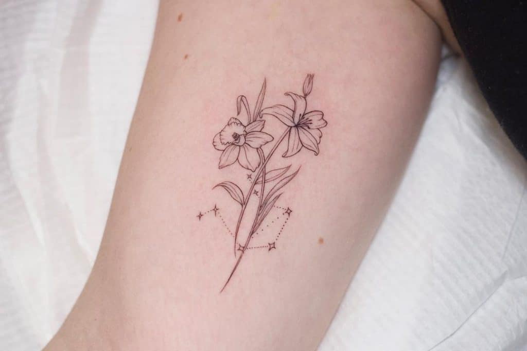 Tatuaje floral de Libra 2