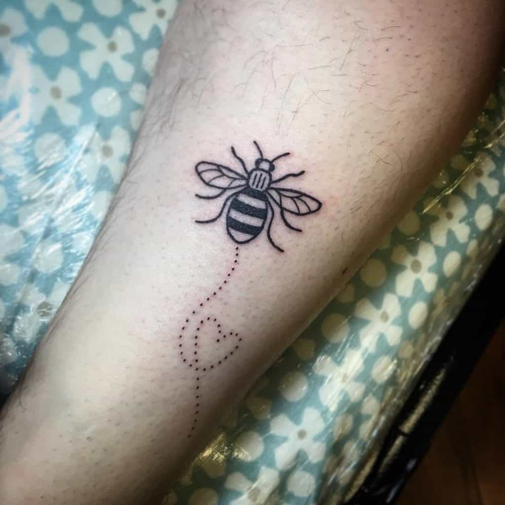 Tatuaje de abeja de Manchester 1