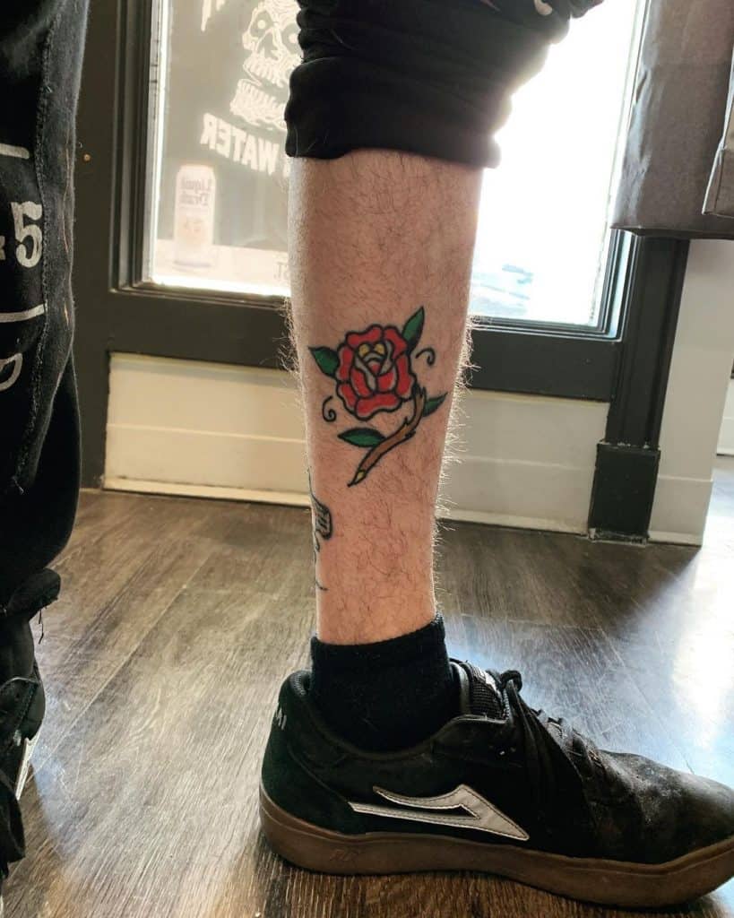 Tatuaje de rosa tradicional