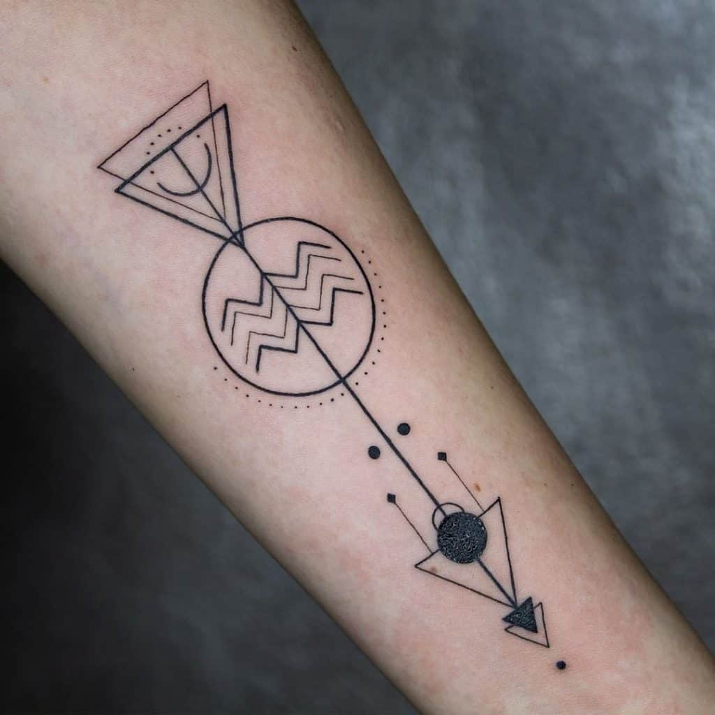 Tatuajes geométricos de interpretaciones de Acuario 1