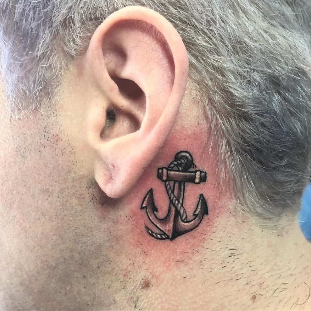 Ancla inspirada detrás de los tatuajes de la oreja 