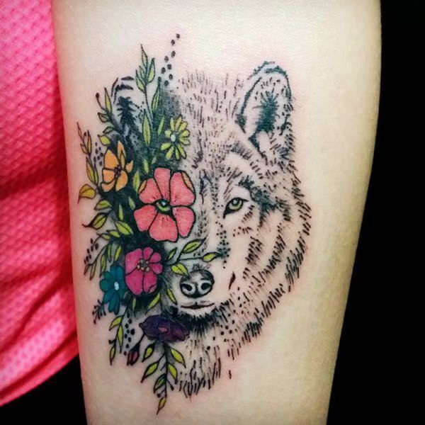 1656837278 648 125 tatuajes de lobos alucinantes y su significado