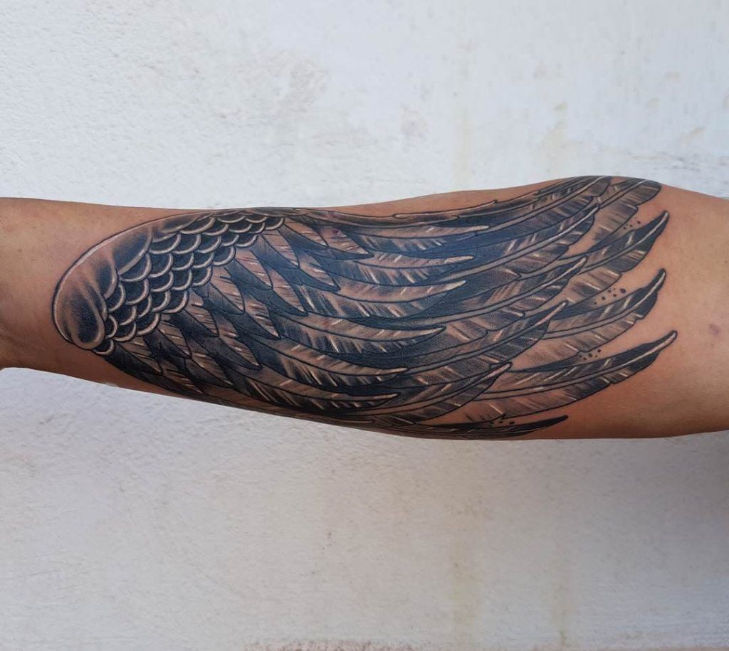 1656837382 118 85 tatuajes de alas alucinantes y su significado