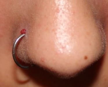 Piercing en la nariz
