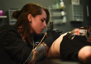 Aprendizajes de tatuajes: cómo ingresar a la industria