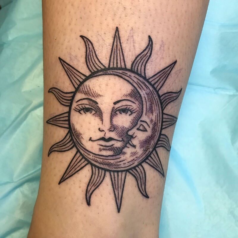1656967899 66 85 alucinantes tatuajes de sol y luna y su significado
