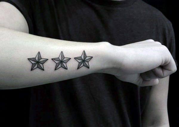 1656976455 55 85 tatuajes de estrellas alucinantes y su significado