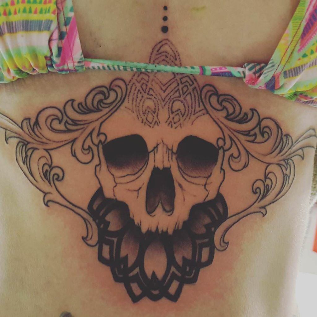 1656992378 387 75 tatuajes de calaveras alucinantes y su significado