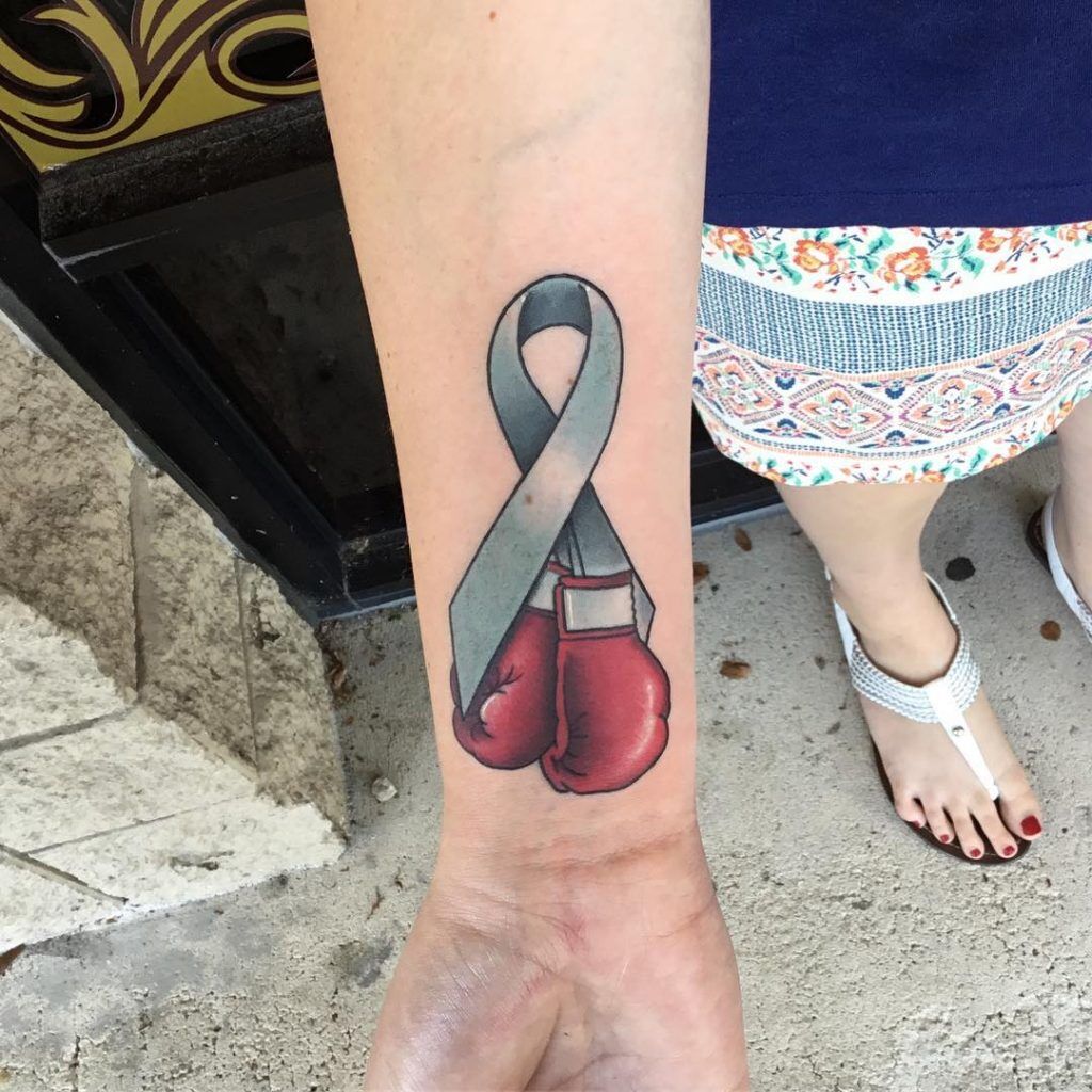 1657042514 591 85 hermosos tatuajes de cintas de cancer y su significado