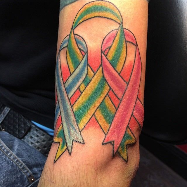 1657042518 635 85 hermosos tatuajes de cintas de cancer y su significado