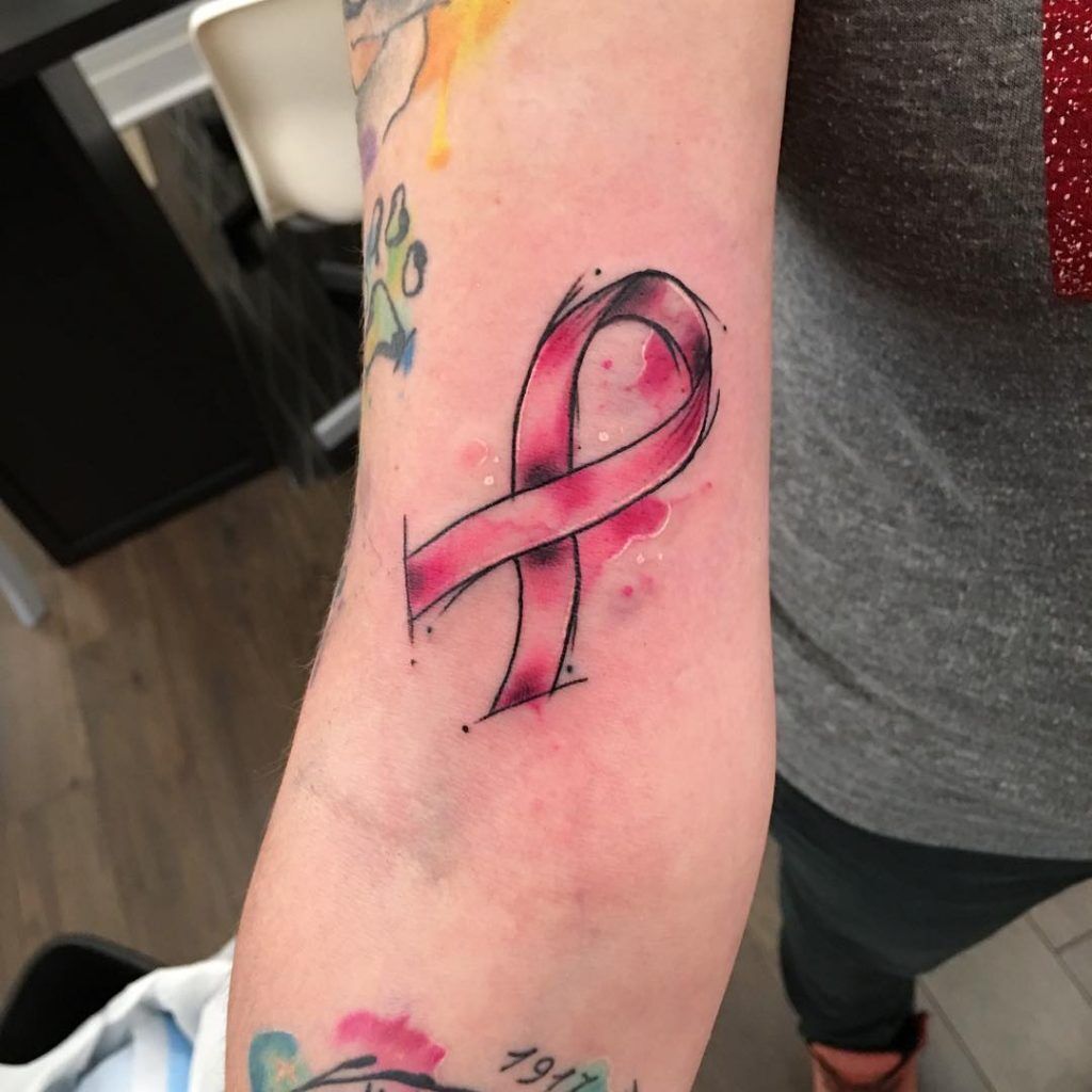 1657042519 648 85 hermosos tatuajes de cintas de cancer y su significado
