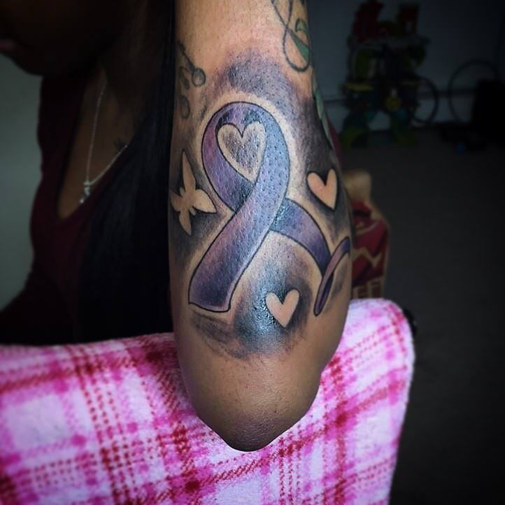 1657042521 169 85 hermosos tatuajes de cintas de cancer y su significado