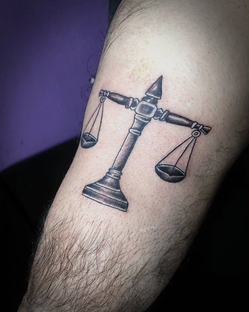 1657174178 261 115 alucinantes tatuajes de Libra y su significado