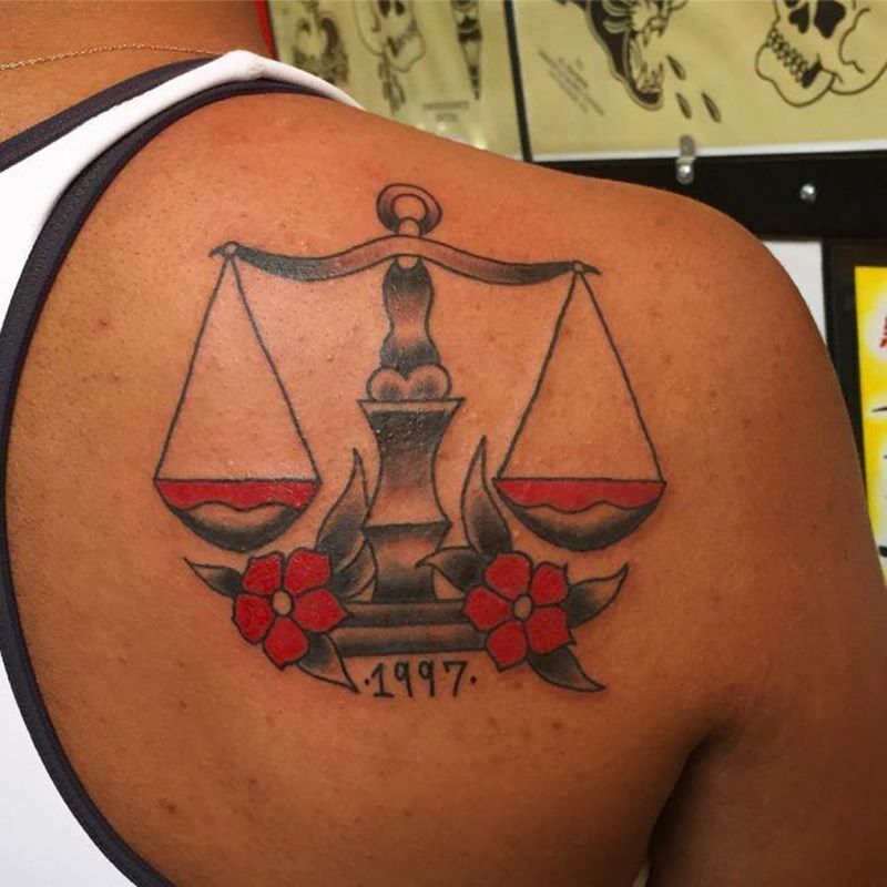 1657174181 194 115 alucinantes tatuajes de Libra y su significado