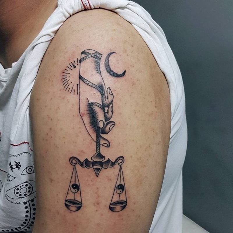 1657174181 58 115 alucinantes tatuajes de Libra y su significado