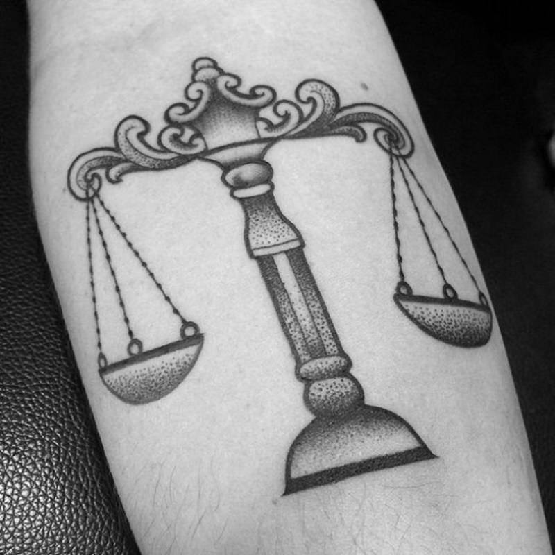 1657174183 197 115 alucinantes tatuajes de Libra y su significado