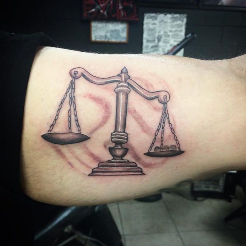 1657174186 413 115 alucinantes tatuajes de Libra y su significado