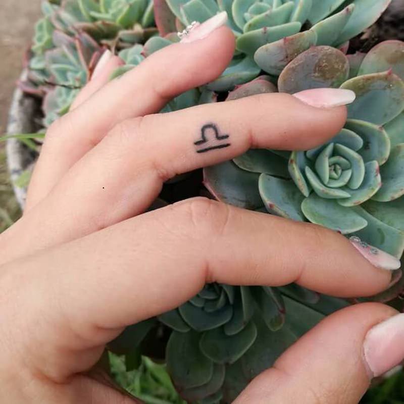 1657174186 730 115 alucinantes tatuajes de Libra y su significado