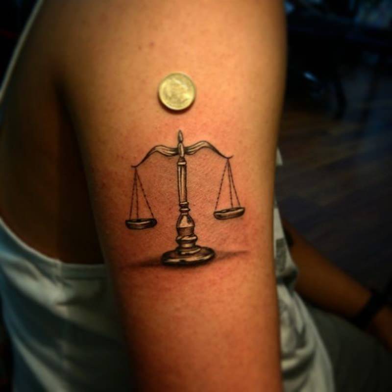 1657174187 617 115 alucinantes tatuajes de Libra y su significado