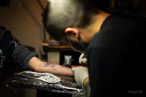 ¿Cómo se les paga a los artistas del tatuaje?
