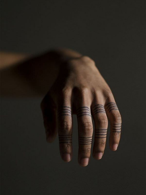 1657360969 693 75 de los mejores tatuajes de manos en Internet