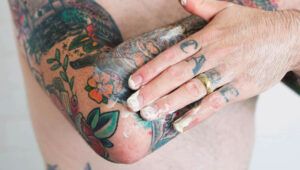 ¿Puedo usar crema para eczema en mi tatuaje?