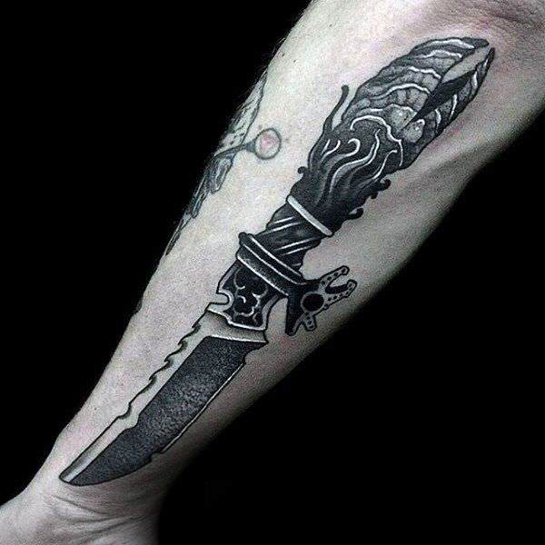 1657433427 196 85 tatuajes de dagas alucinantes y su significado