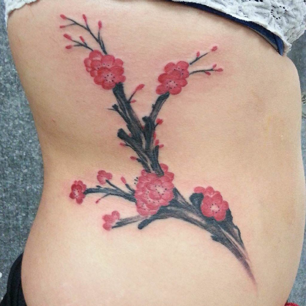 1657464008 341 75 asombrosos tatuajes de flores de cerezo y su significado