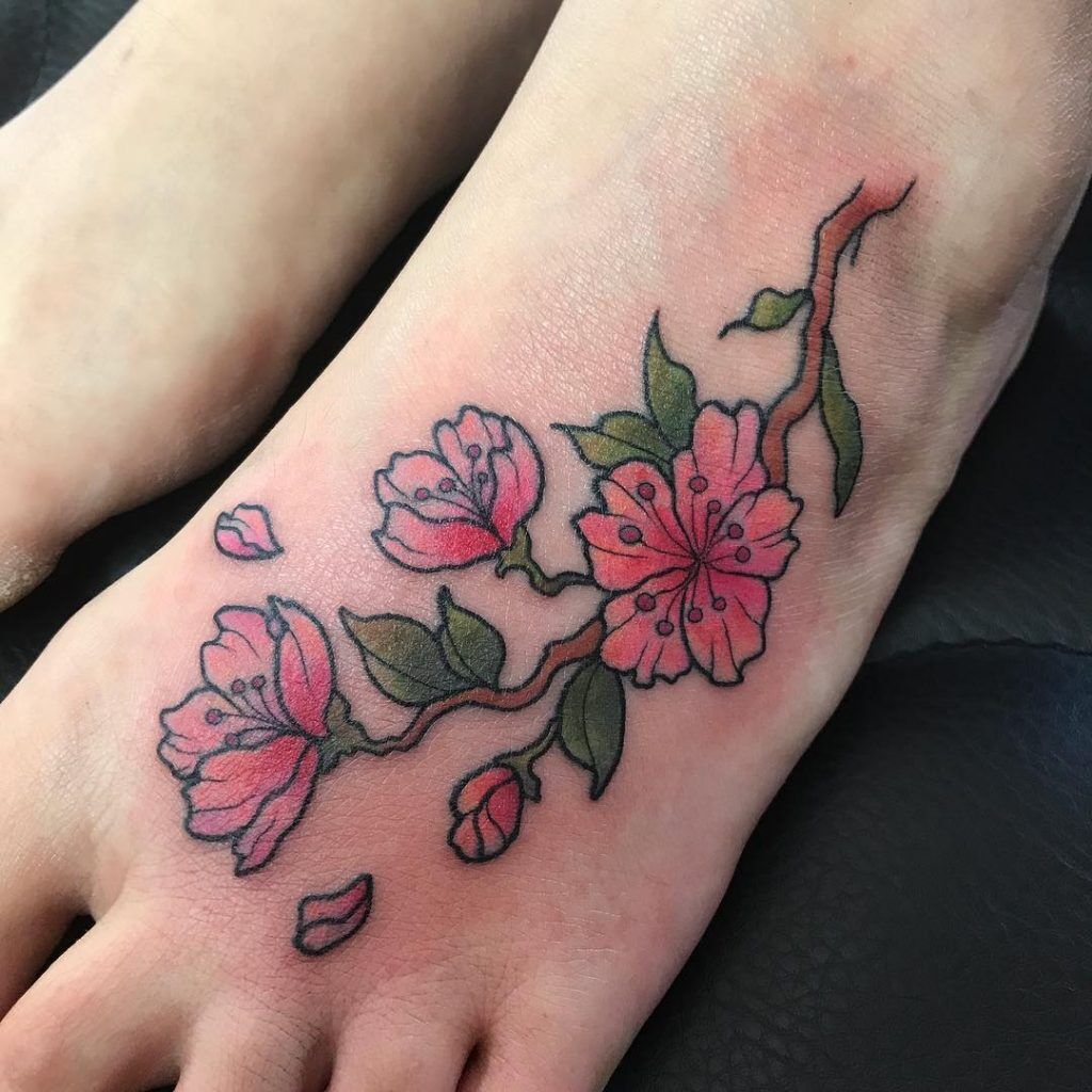 1657464008 708 75 asombrosos tatuajes de flores de cerezo y su significado