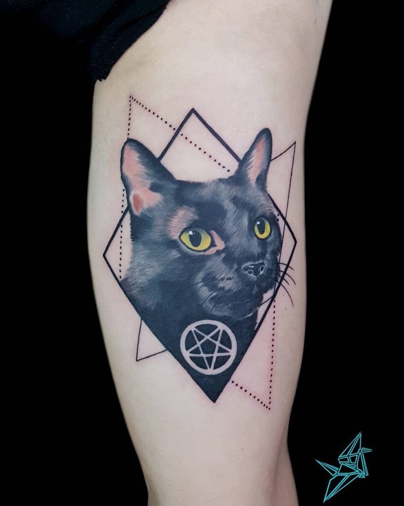 1657466499 515 135 tatuajes de gatos alucinantes y su significado