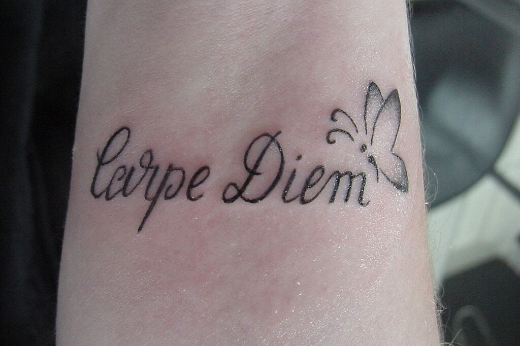 1657474800 462 65 alucinantes tatuajes de Carpe Diem y su significado