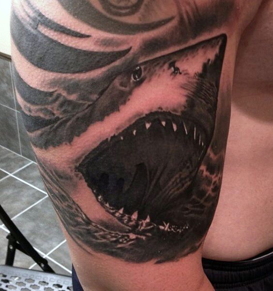 1657518122 712 85 tatuajes de tiburones alucinantes y su significado