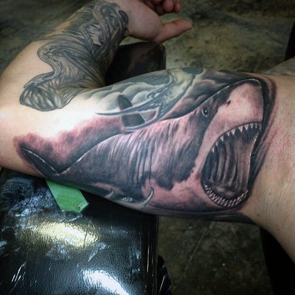 1657518125 757 85 tatuajes de tiburones alucinantes y su significado