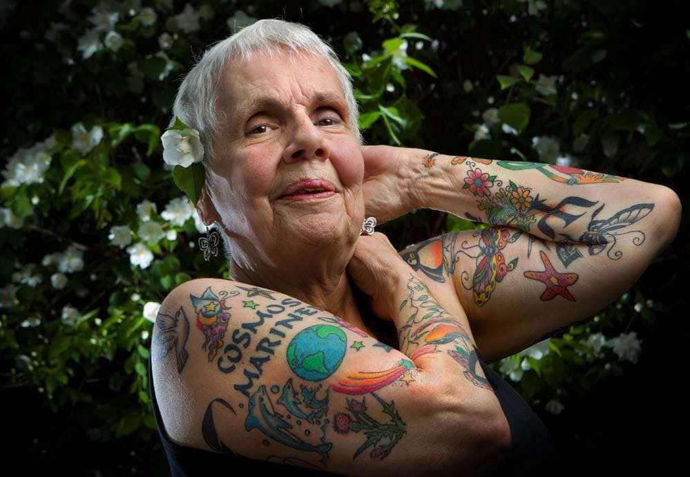 Ancianos con tatuajes entintados y aun impresionantes