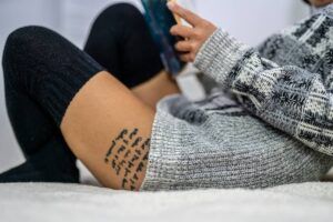 Más de 70 mejores tatuajes de líneas finas para entusiastas del minimalismo 2021