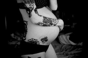 ¿Puedes hacerte un tatuaje estando embarazada?  (5 razones para no hacerlo)