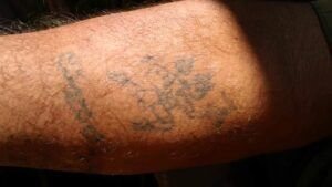¿Cuánto tiempo tarda en desvanecerse un tatuaje?