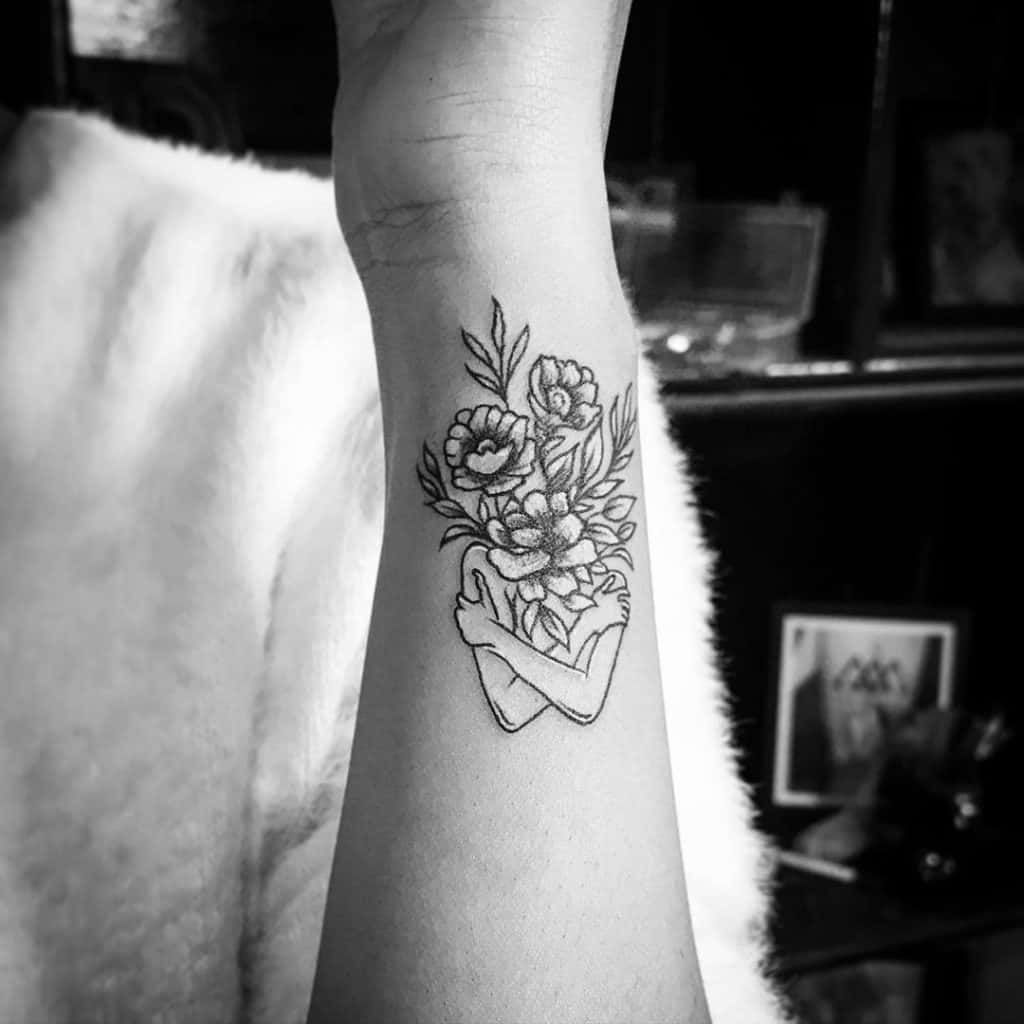 Tatuajes florales en blanco y negro 1