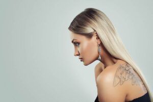 Más de 30 tatuajes de hombro más populares para mujeres en 2022